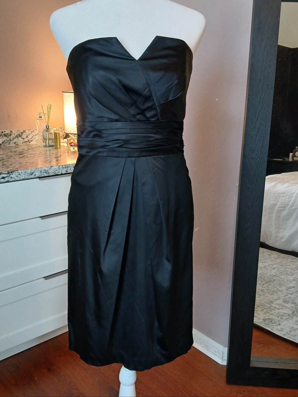 WHBM Black Satin Cocktail Dress Sz 2 Knee Length Mini Strapless